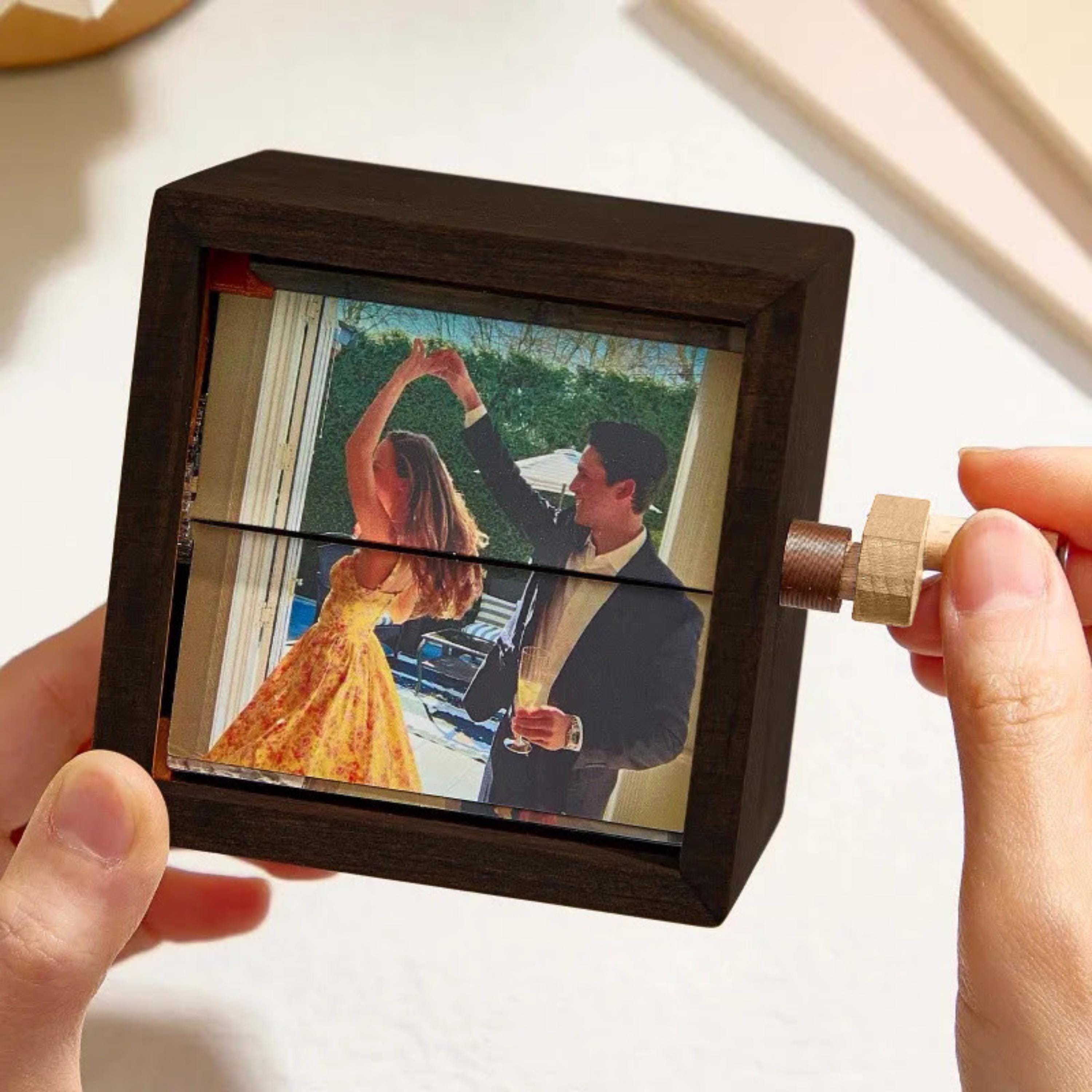 Custom Photo Flip Book Frame Personalized Hand-Crank Memory Photo Frame Wooden Mini Photo Album Custom Wooden Photo Box Housewarming Gift
