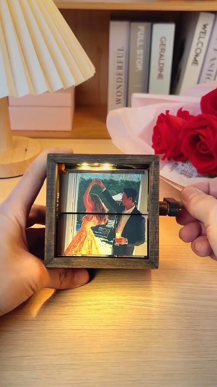 Custom Photo Flipbook – Unique Animated Hand Motion Frame & Personalized Photo Album Gift