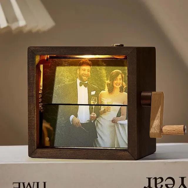 Hand-Cranked Photo Flipbook Animation Machine