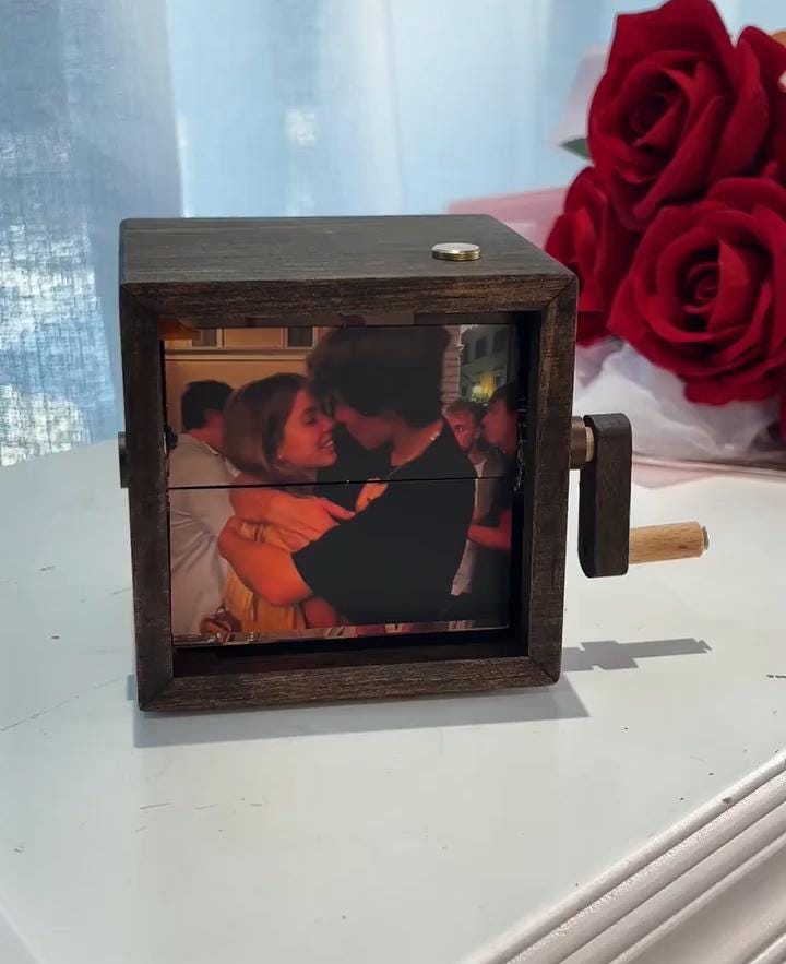 Custom Hand-Cranked Photo Flipbook Frame