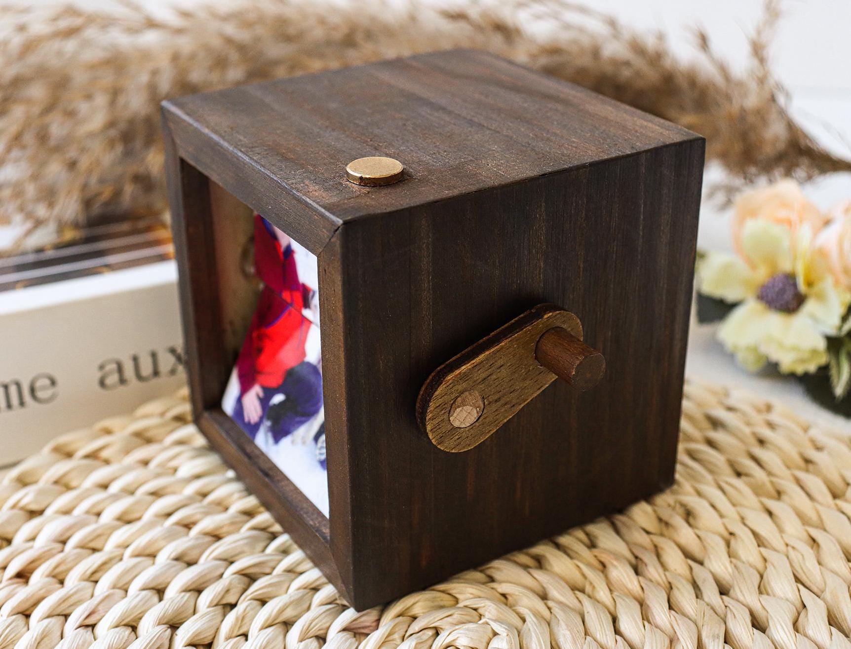 Custom Couple Memories Flip Book Frame Animation Machine, Mechanical Hand Motion Photo Album, Wooden Handicraft,Creative Gift for Home Decor