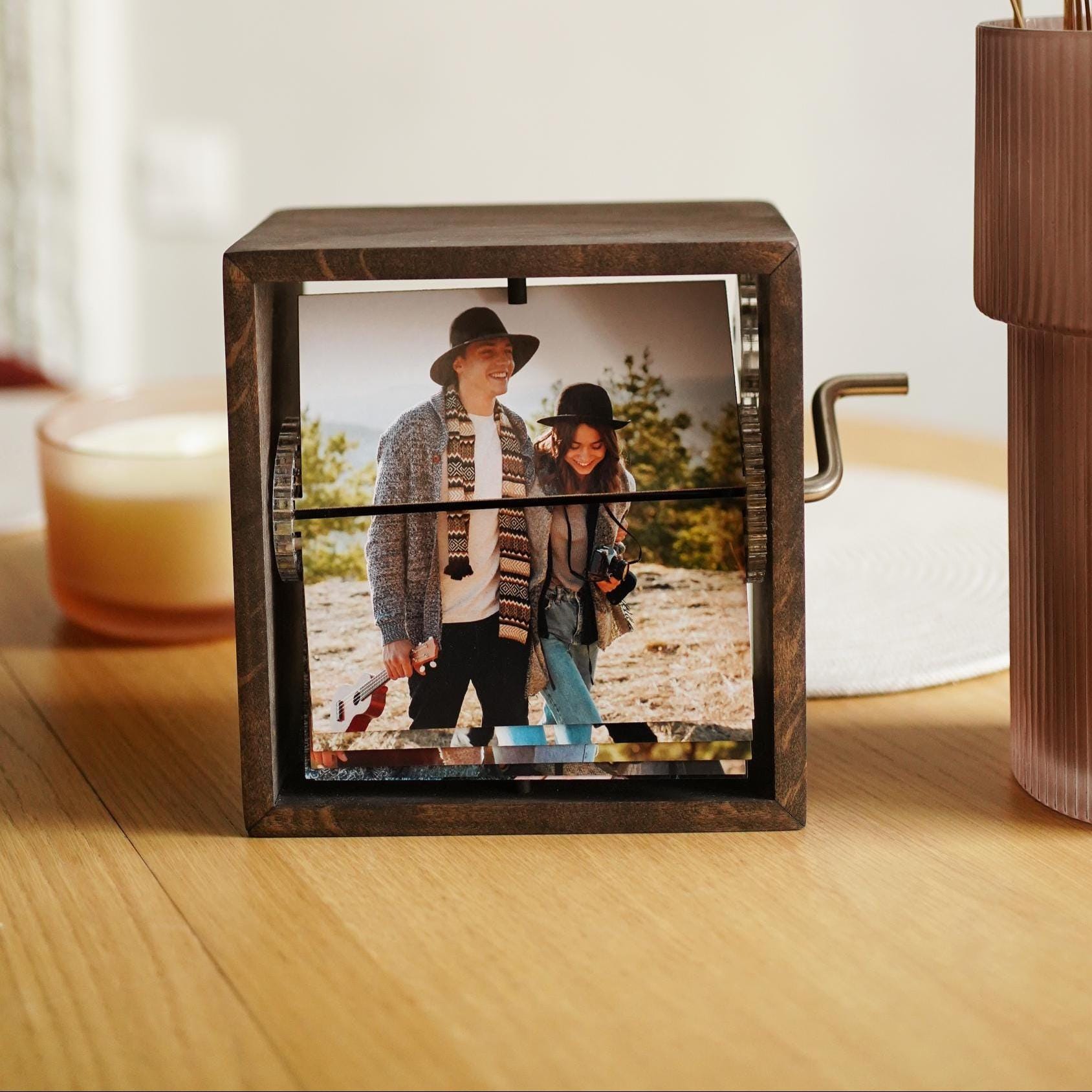 Flip Book Frame Animation Machine, Photo Flipbook Photo Album, Hand Crank Rotation Photo Album, Mother's Day Gift Idea, Gifts for Her