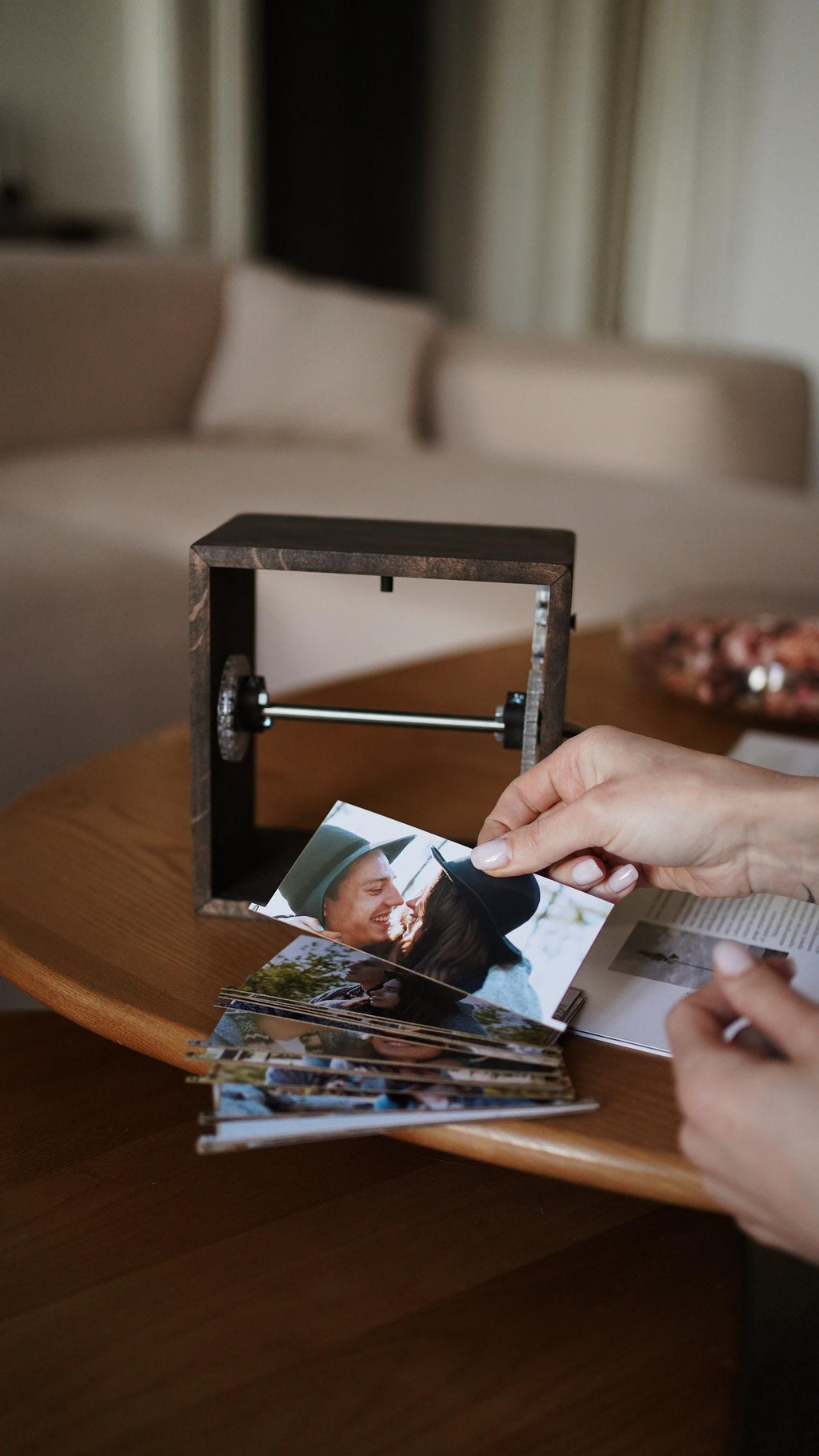 Flip Book Frame Animation Machine, Photo Flipbook Photo Album, Hand Crank Rotation Photo Album, Mother's Day Gift Idea, Gifts for Her