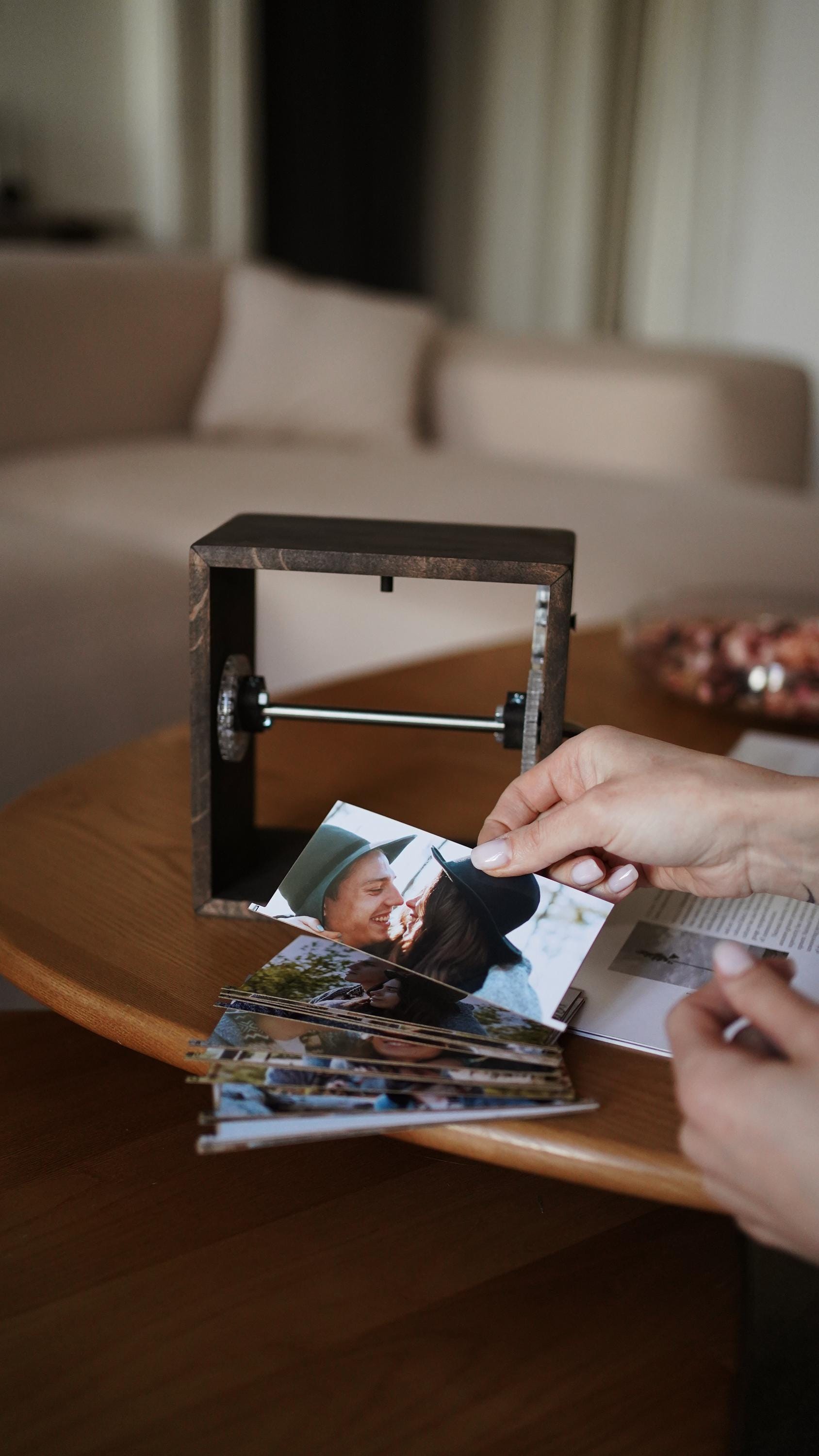 Flip Book Frame Animation Machine, Photo Flipbook Photo Album, Hand Crank Rotation Photo Album, Mother's Day Gift Idea, Gifts for Her
