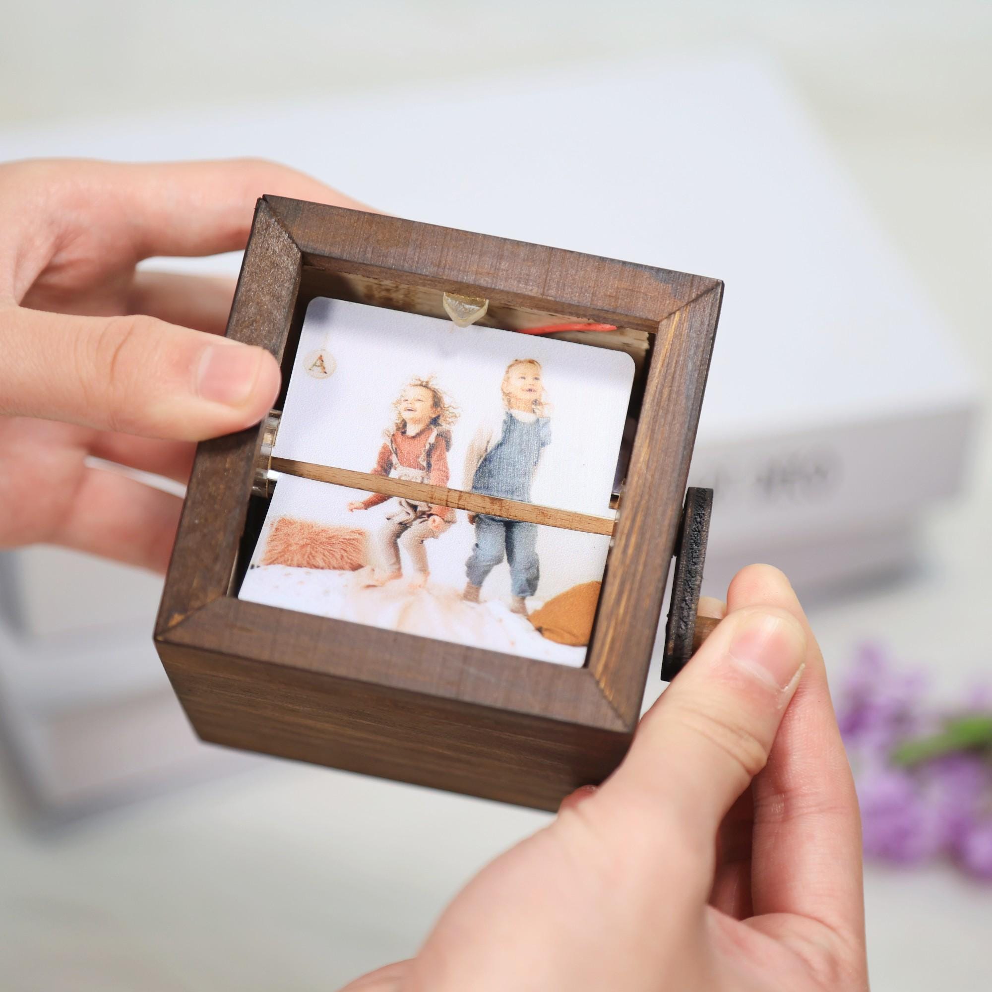 Customized father-child/father-daughter memory flip book frame animation machine, mechanical hand action photo album, Gift for Teacher